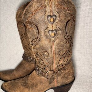 Durango Crush Heart Women’s Western Cowboy Boots Size 6.5M Distressed